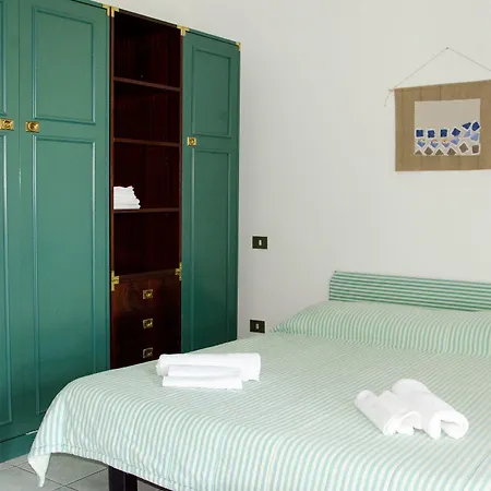 Cort'e Accas باري ساردو