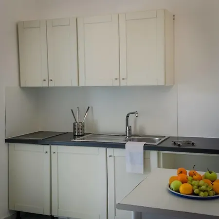 Cort'e Accas 3* باري ساردو