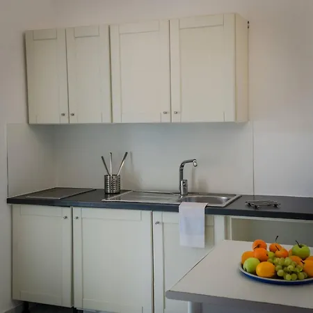 Cort'e Accas 3* باري ساردو